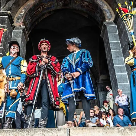 Les Du Vignal De Cheyrac Polignac (Haute-Loire)