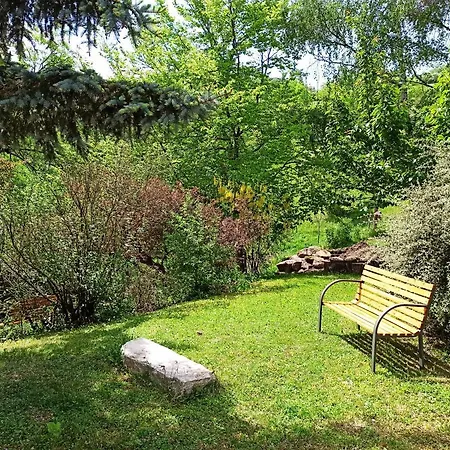 Les Du Vignal De Cheyrac *