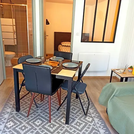 Les Du Vignal De Cheyrac Апартаменты *