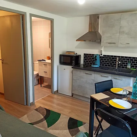 Les Du Vignal De Cheyrac *