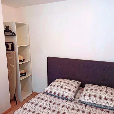 Апартаменты Les Du Vignal De Cheyrac Polignac (Haute-Loire)