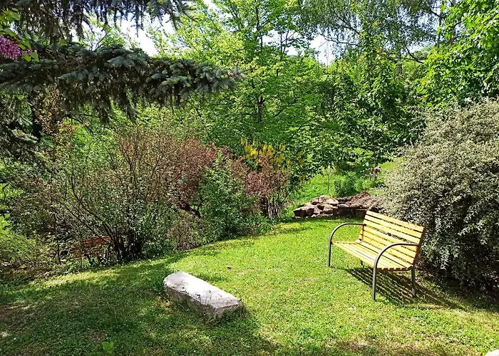 Les Du Vignal De Cheyrac *