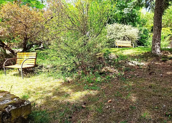 Les Du Vignal De Cheyrac Апартаменты