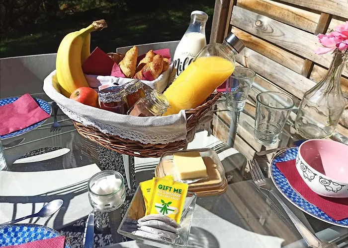 Апартаменты Les Du Vignal De Cheyrac Polignac (Haute-Loire)