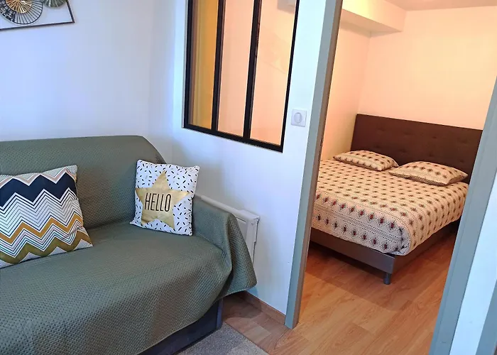 Les Du Vignal De Cheyrac Апартаменты Polignac (Haute-Loire)